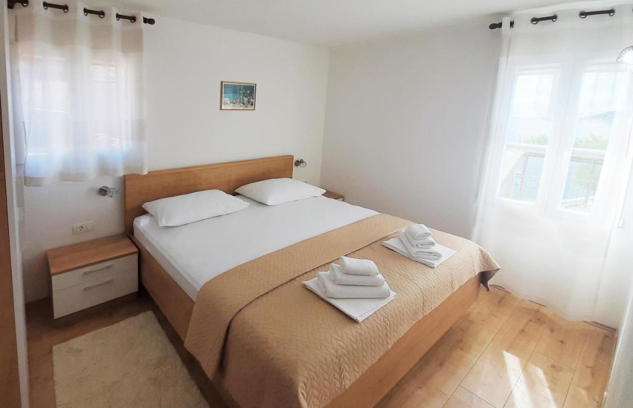 Holiday Home Adriana Ražanj エクステリア 写真